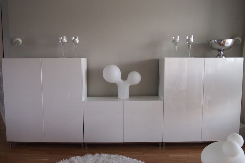 Ikea Bestå kaapit ja olohuoneen sisustus - Omakotivalkoinen