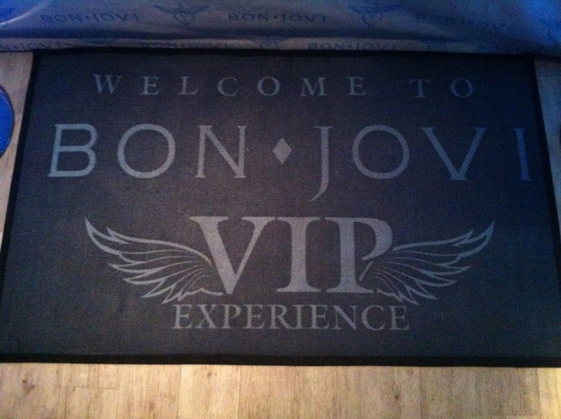 Bon Jovi VIP Experience Tampere konsertti - Omakotivalkoinen
