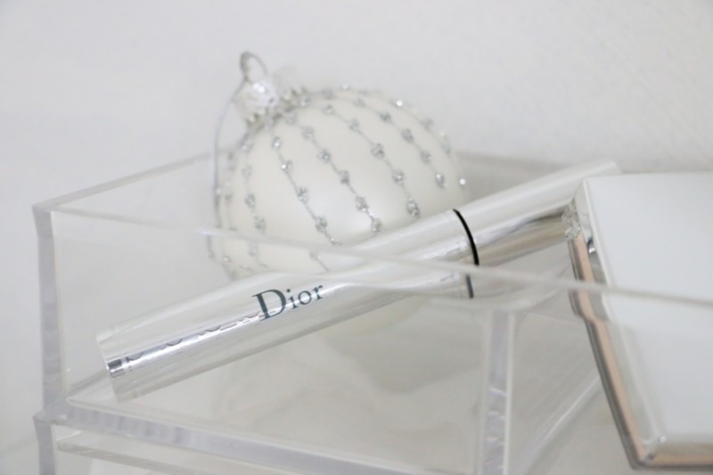 Meikkiostoksia Dior ripsiväri meikkipuuteri ja geelikynsilakka Omakotivalkoinen