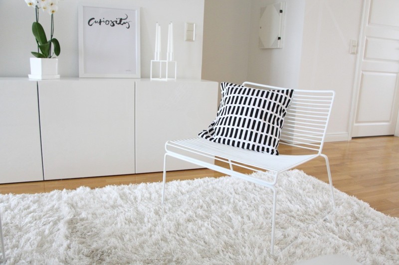 HAY Hee Lounge nojatuolin maalaaminen mustasta valkoiseksi Omakotivalkoinen