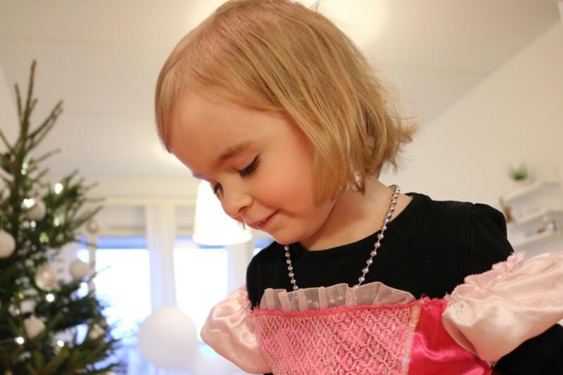 Sydämellinen joulu ja lapsen riemu - Ajatuksia elämästä Omakotivalkoinen