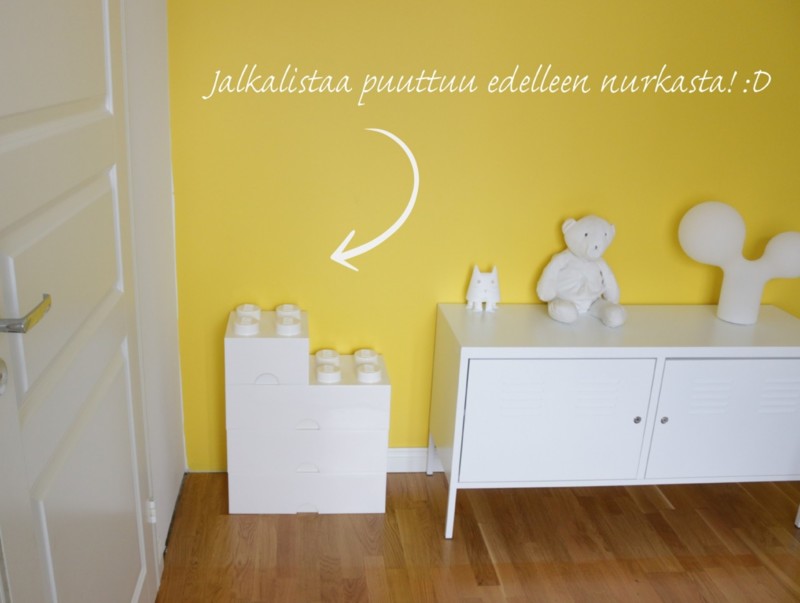 IKEA PS-kaappi valkoinen lastenhuoneen säilytyskaluste Omakotivalkoinen