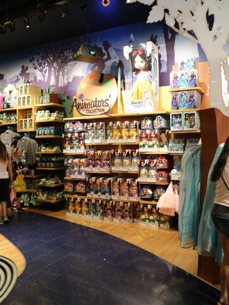 Disney Store New York katsaus myymälään