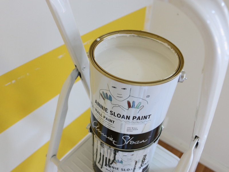 Annie Sloan Chalk Paint kalkkimaali lastenhuoneen seinälle - Mustavalkoinen sisustus Omakotivalkoinen