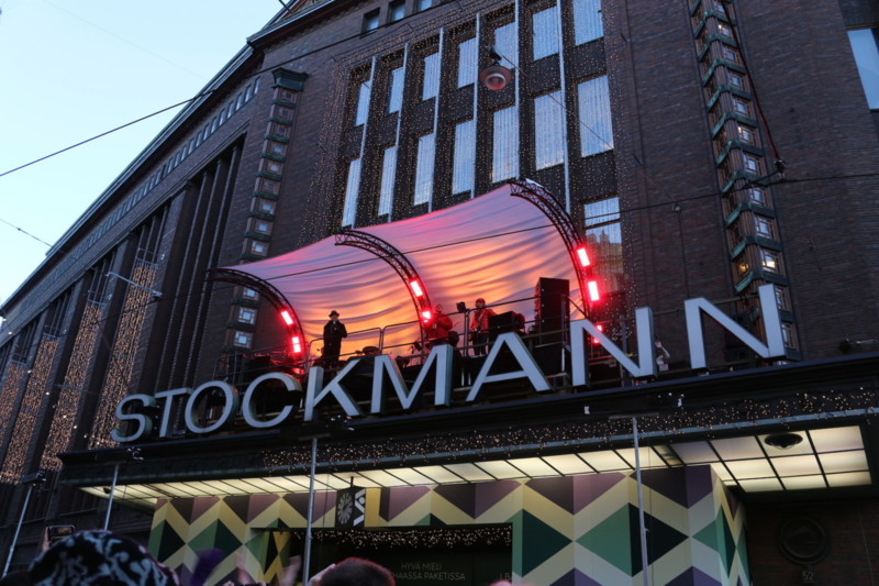 Stockmann kattojen yllä konsertti