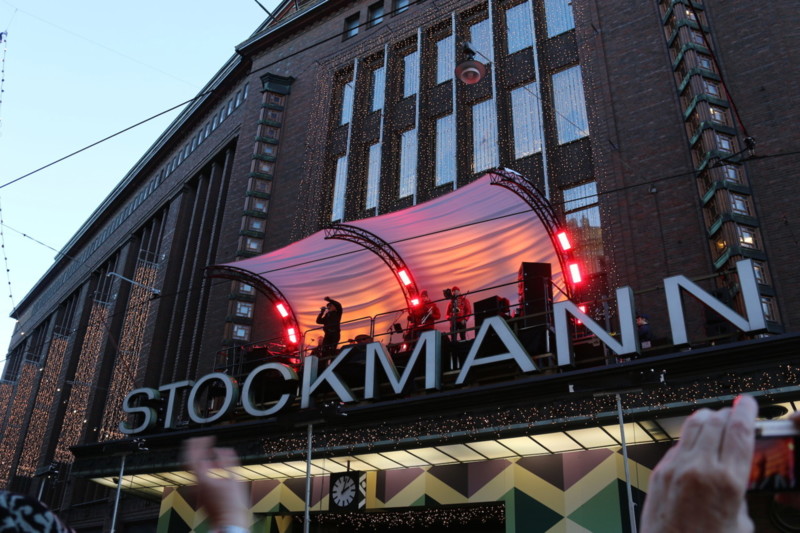 Stockmann kattojen yllä konsertti
