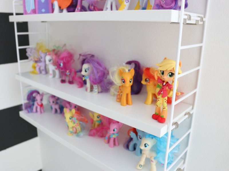My Little Pony kokoelma String Pocket hyllyssä - Lastenhuoneen sisustus Omakotivalkoinen