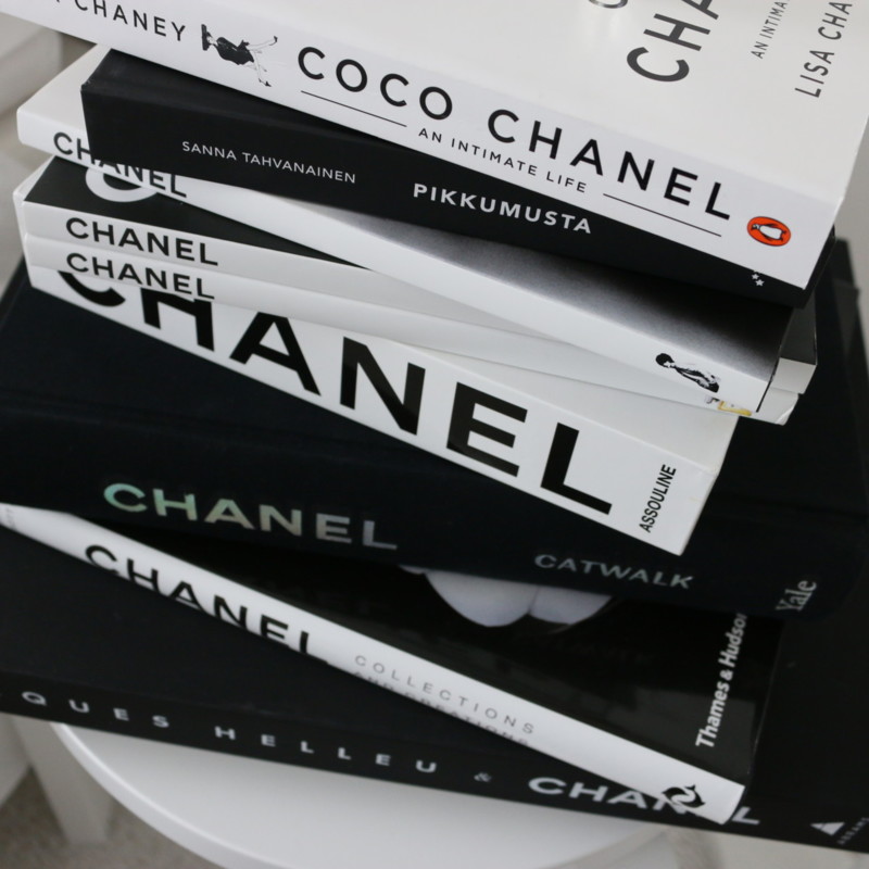 Coco Chanel kirjakokoelma - Omakotivalkoinen