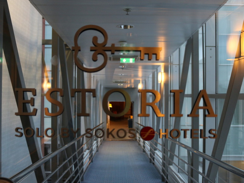 Solo Sokos Hotel Estoria Show ja dinner tapahtuma kokemuksia