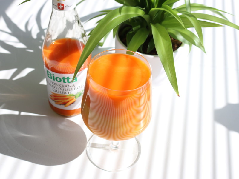 Porkkanamehu smoothie resepti ja kuntoraportti - Hyvinvointihaaste Omakotivalkoinen