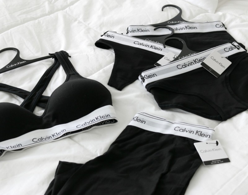 Calvin Klein suosikki alusvaatteet Omakotivalkoinen