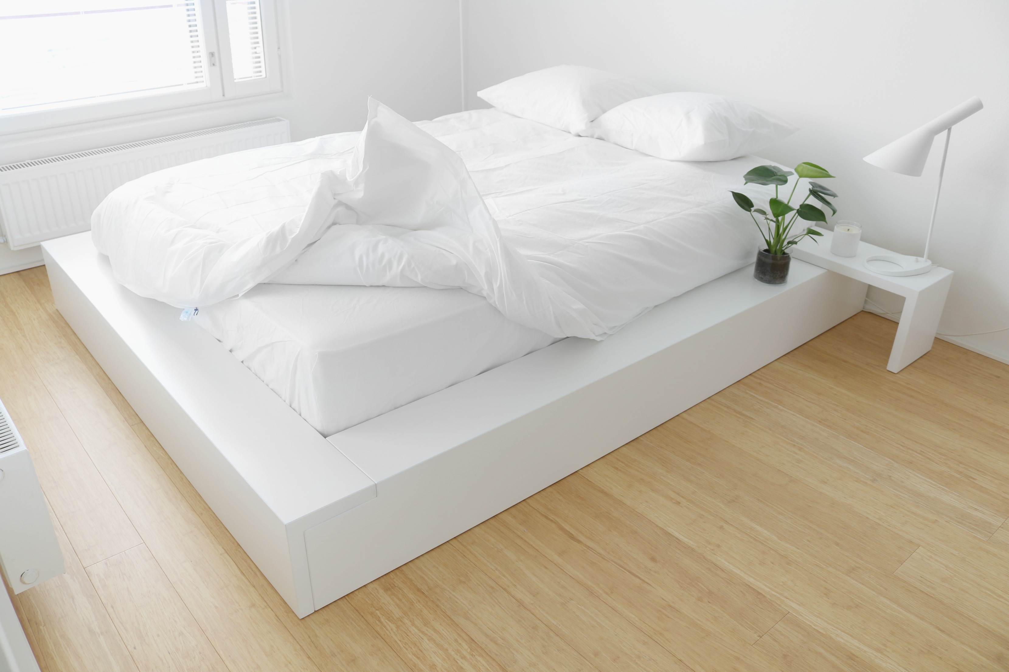 Nukkuville mittatilaussänky kokemuksia - Japanilaistyylinen futon-sänky minimalistinen sisustus - Omakotivalkoinen