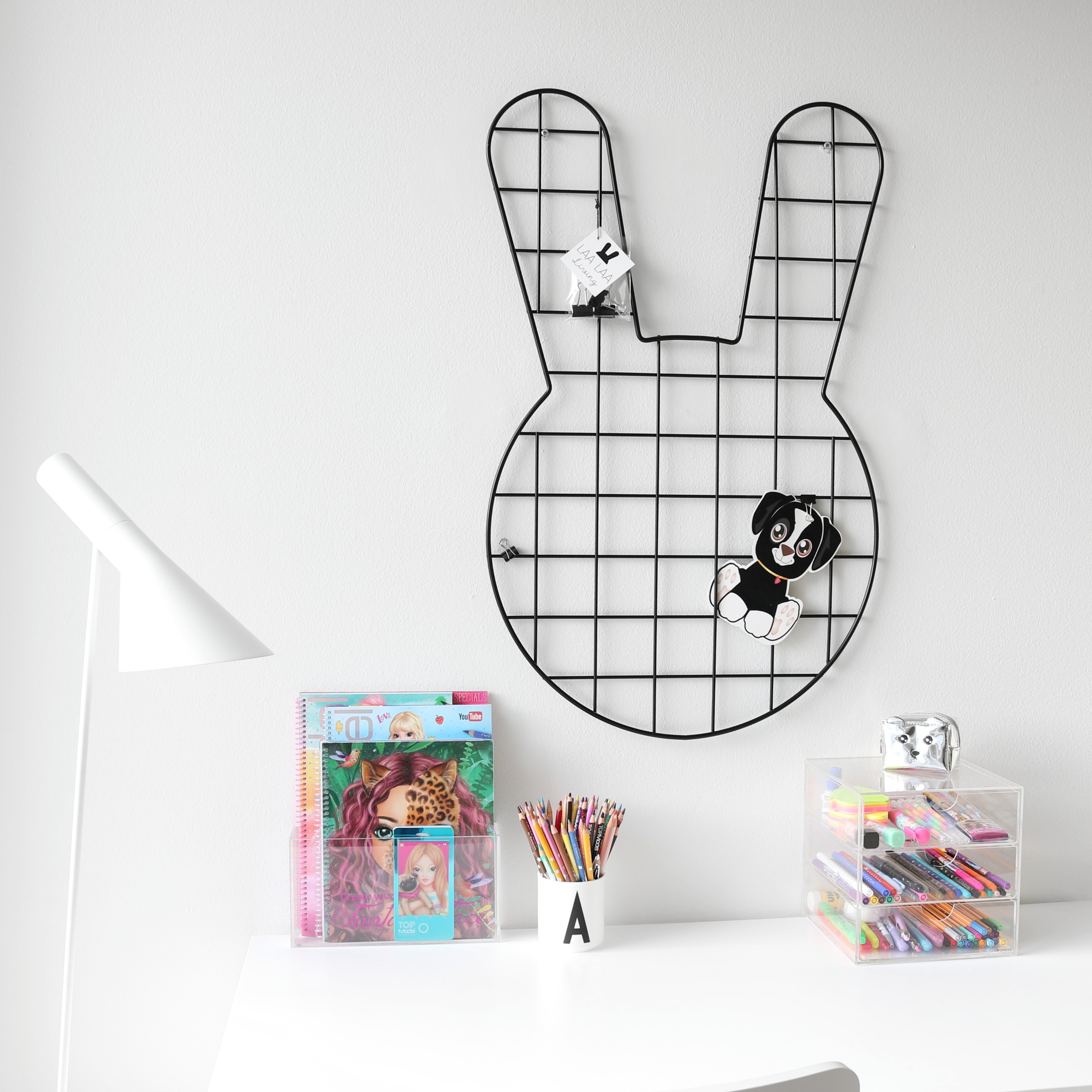 Laa Laa Living suloinen Bunny seinäristikko lastenhuoneessa - Mustavalkoinen sisustus