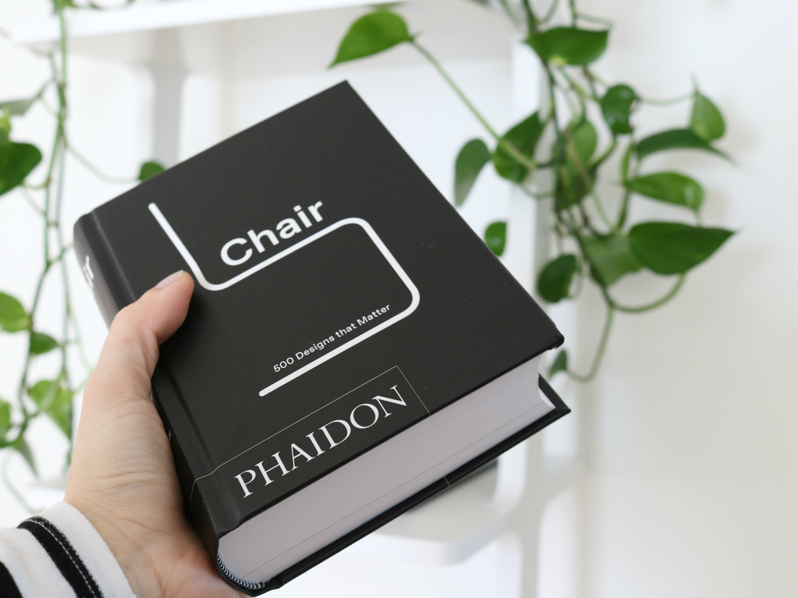 Phaidon Editorsin Chair: 500 designs that matter designkirja