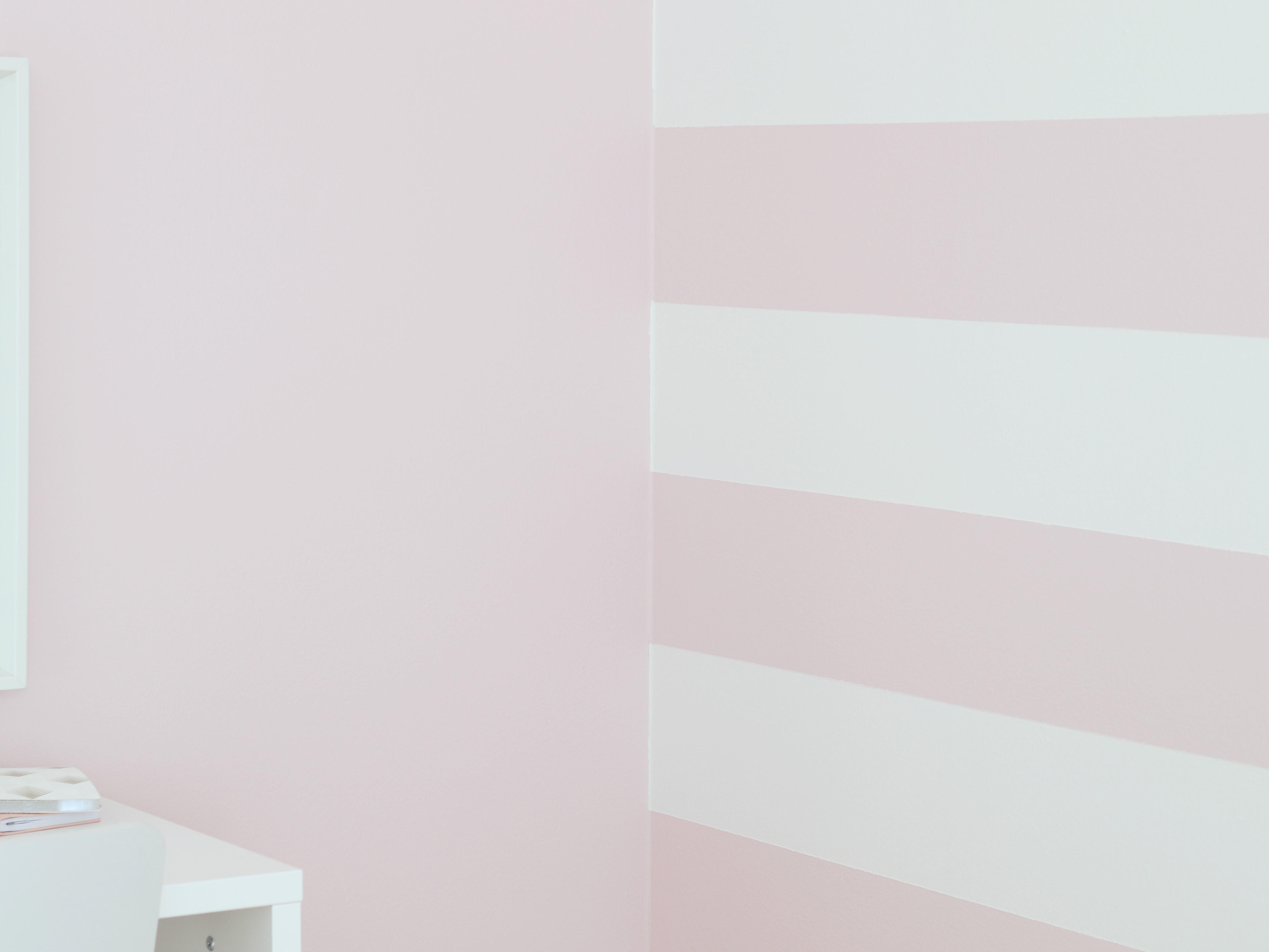 TEKNOS SISUSTUSVÄRIPALETTI LASTENHUONEEN MUUTOS SISUSTUSMAALIT OMAKOTIVALKOINEN