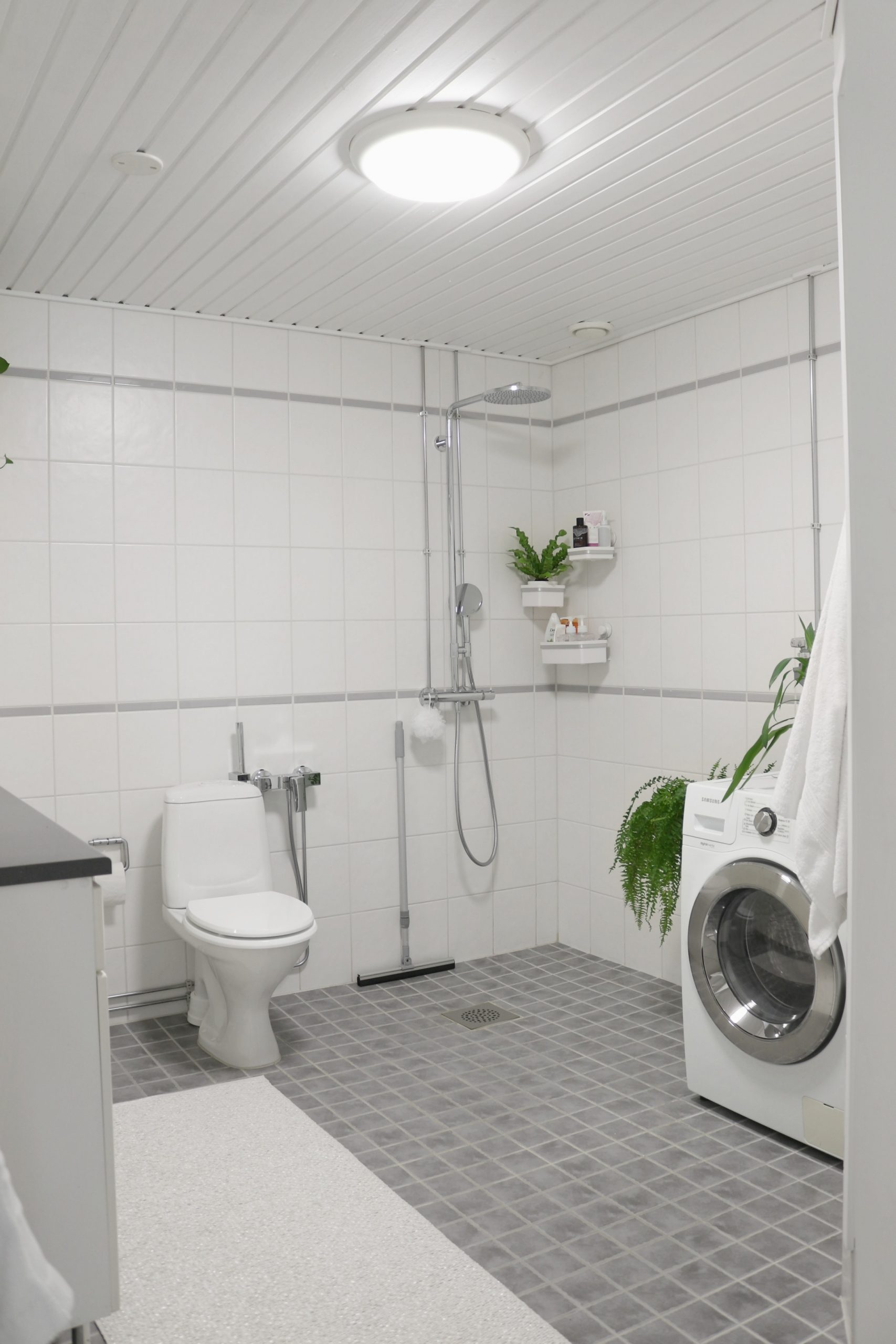 Kylpyhuoneremontti - Uusi ilme kylpyhuoneeseen kustannustehokkaasti Omakotivalkoinen