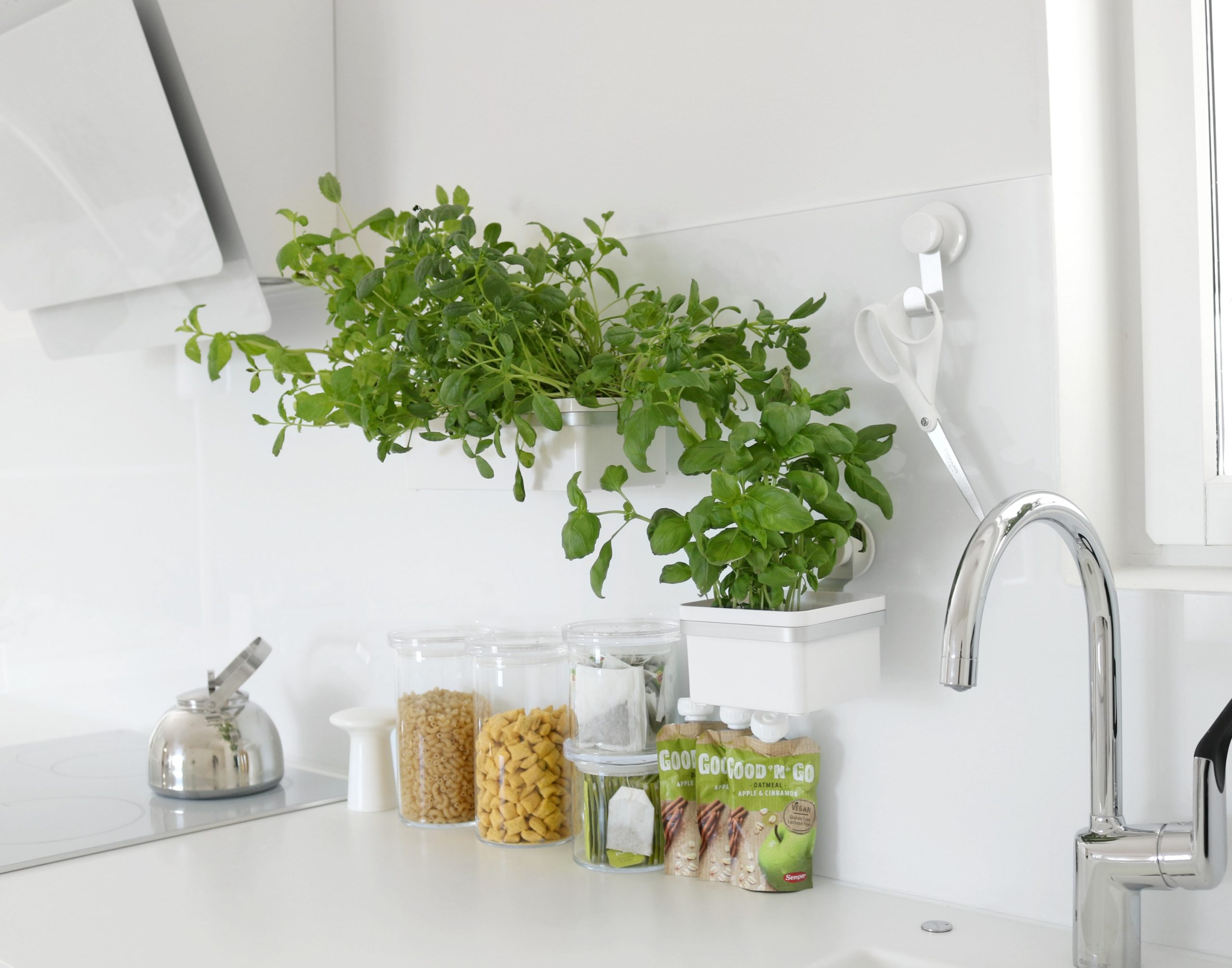 Sinituote Ruuviton seinähylly imukuppi kiinnitys ilman ruuveja kylpyhuone keittiön sisustus Omakotivalkoinen