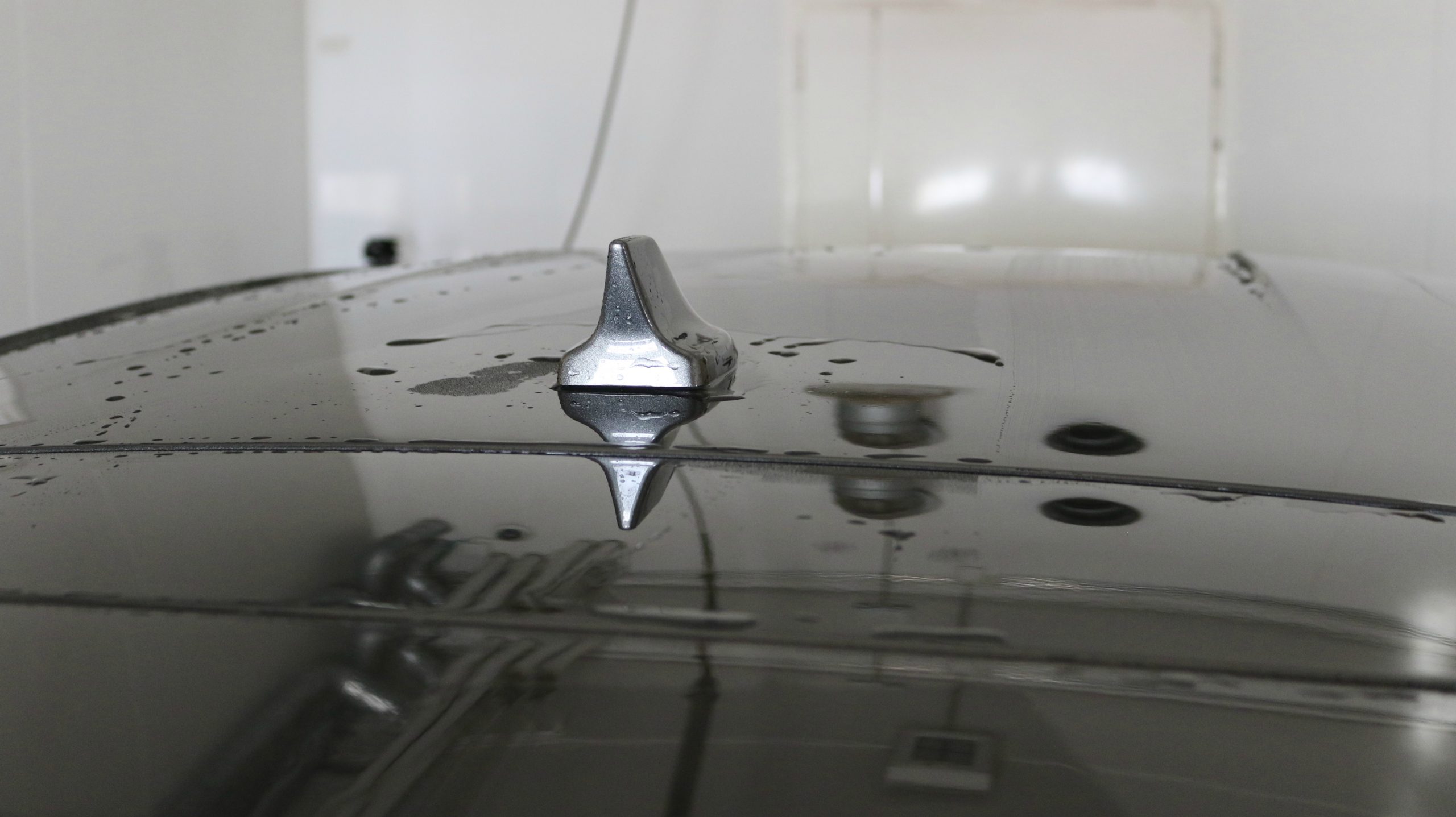 6 vinkkiä miten peset auton itse KUNGS autonpesutuotteilla Omakotivalkoinen