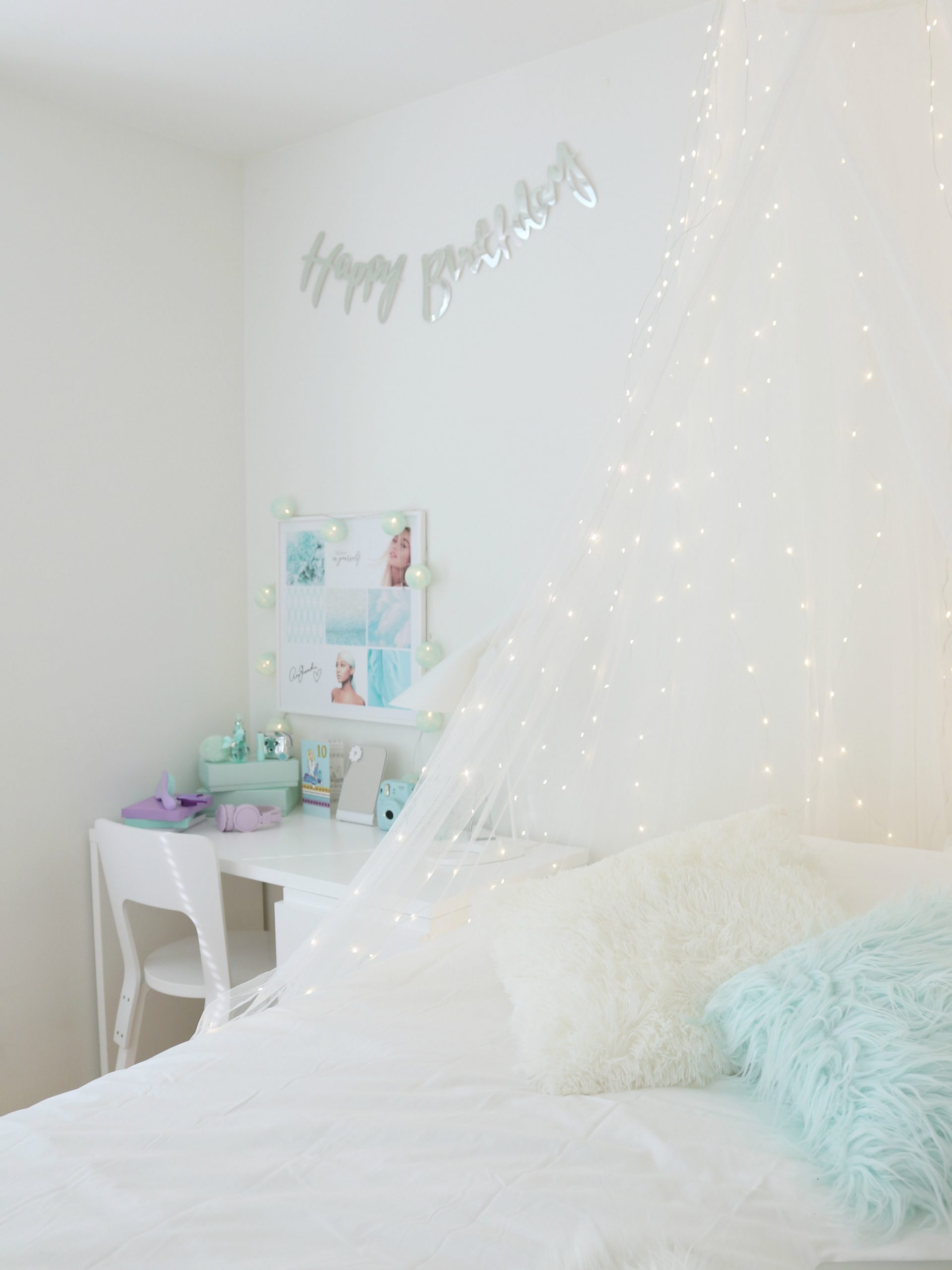 Makuuhuoneen sisustus moderni mintunvihreä valkoinen Omakotivalkoinen