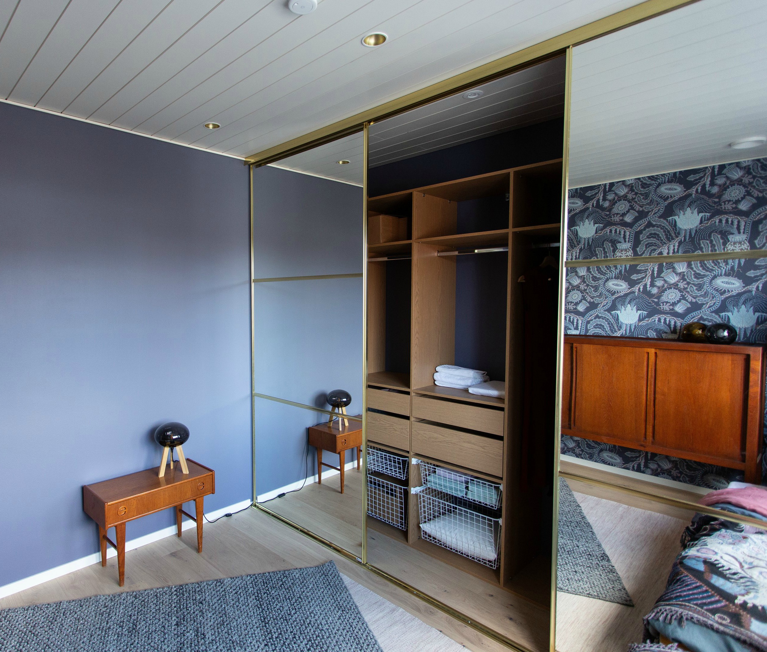 Mirror Line liukuovi peiliovi vaatekaappi makuuhuoneen sisustusideat Asuntomessut 2020 Kohde 2 Pikkupolku Retro