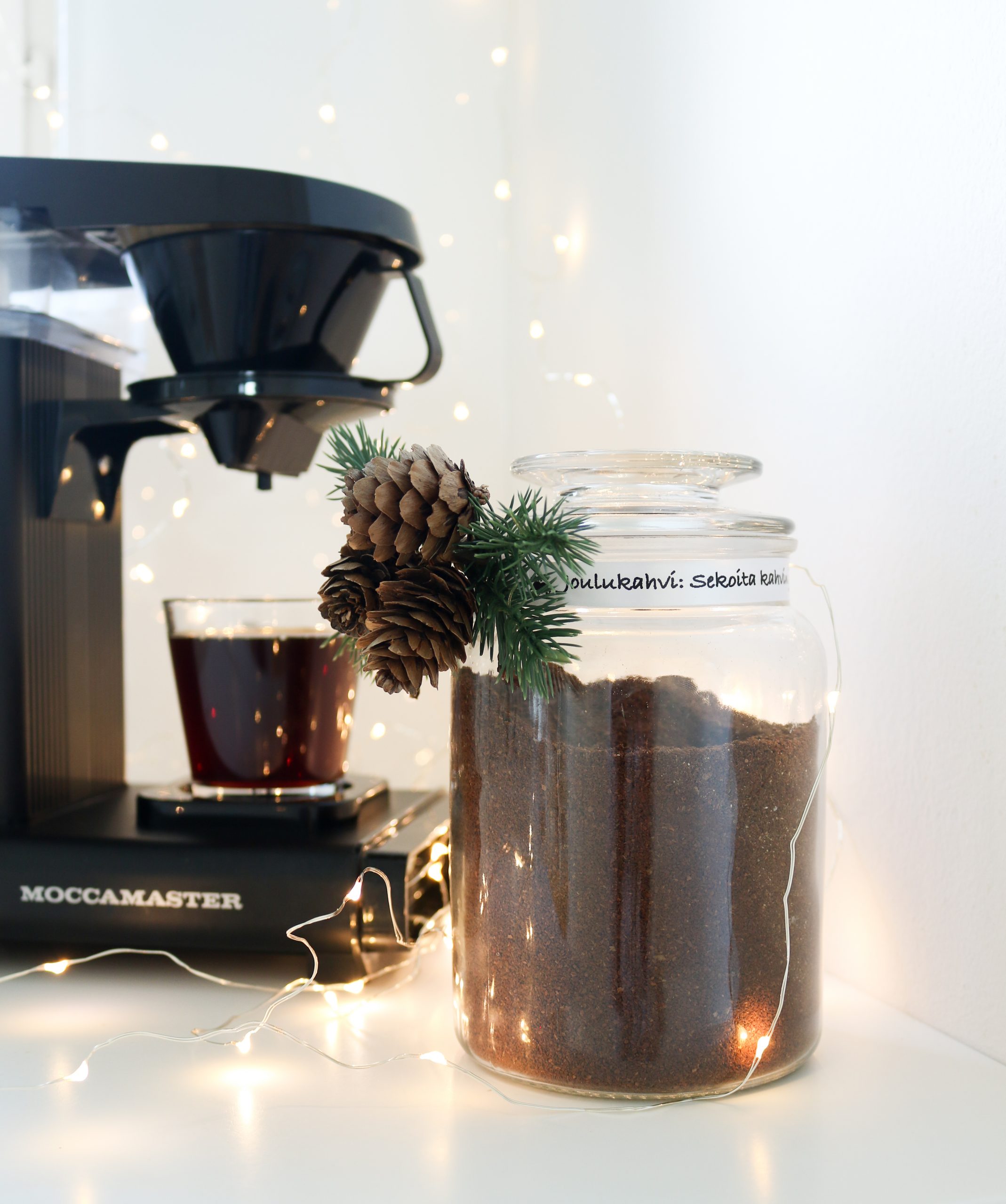 Itsetehty joulukahvi maustettu kahvi resepti joululahjaidea DIY  Omakotivalkoinen