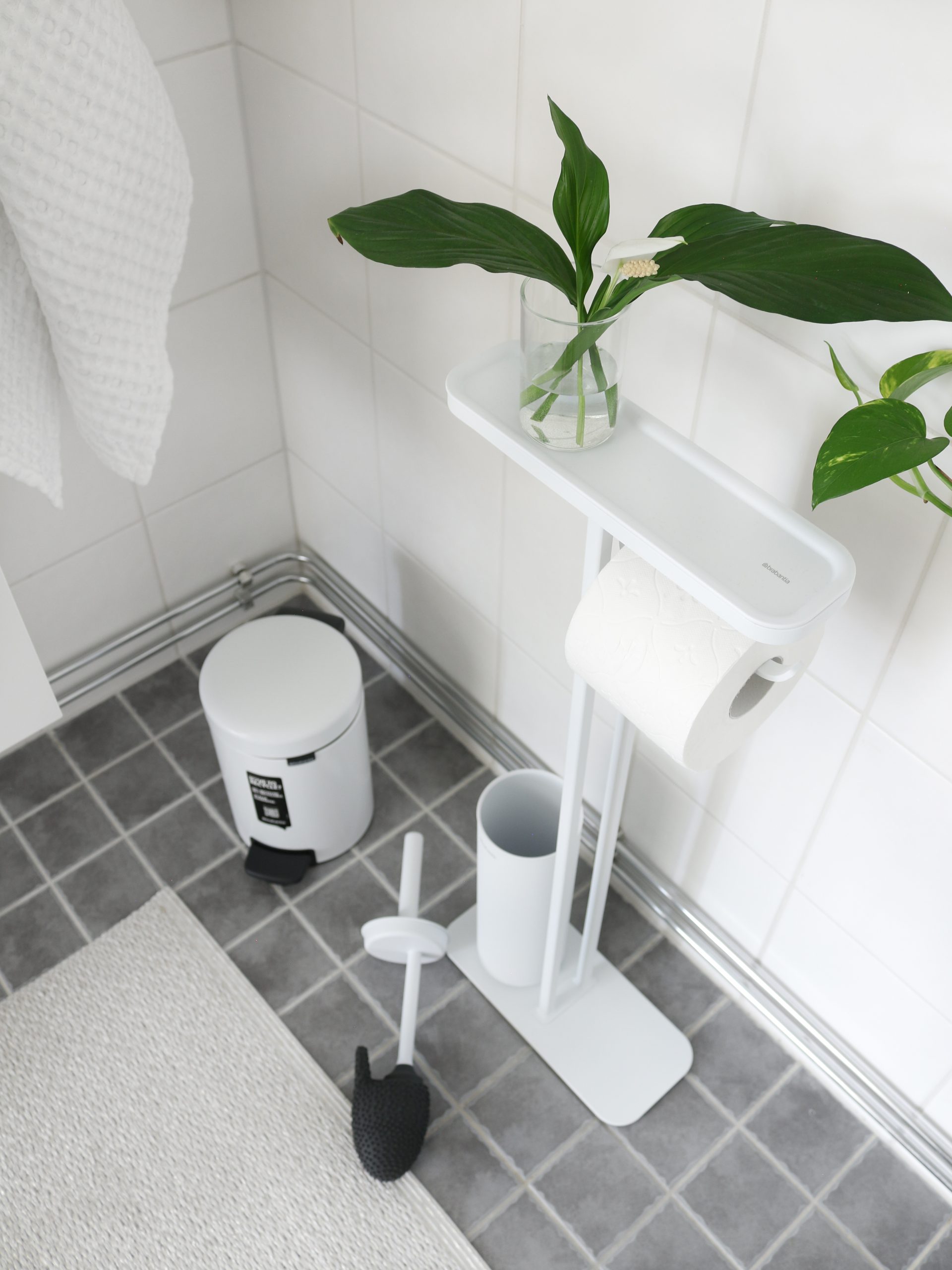 Brabantia MindSet kylpyhuonesarja on tyylikäs ratkaisu kylpyhuoneen säilytykseen ja siisteyden ylläpitoon - Omakotivalkoinen