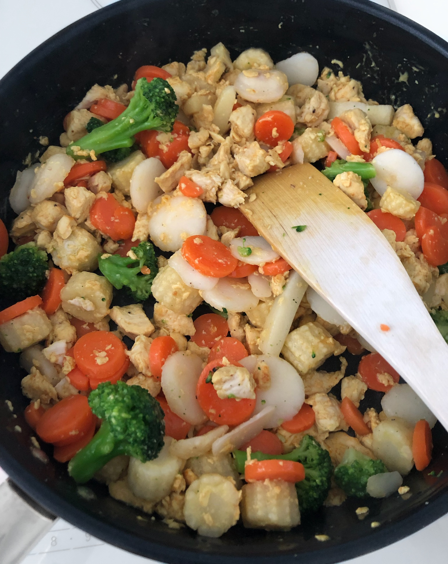 Nopea kana-riisiwokki resepti - Nopea ja helppo arkiruoka koko perheelle
