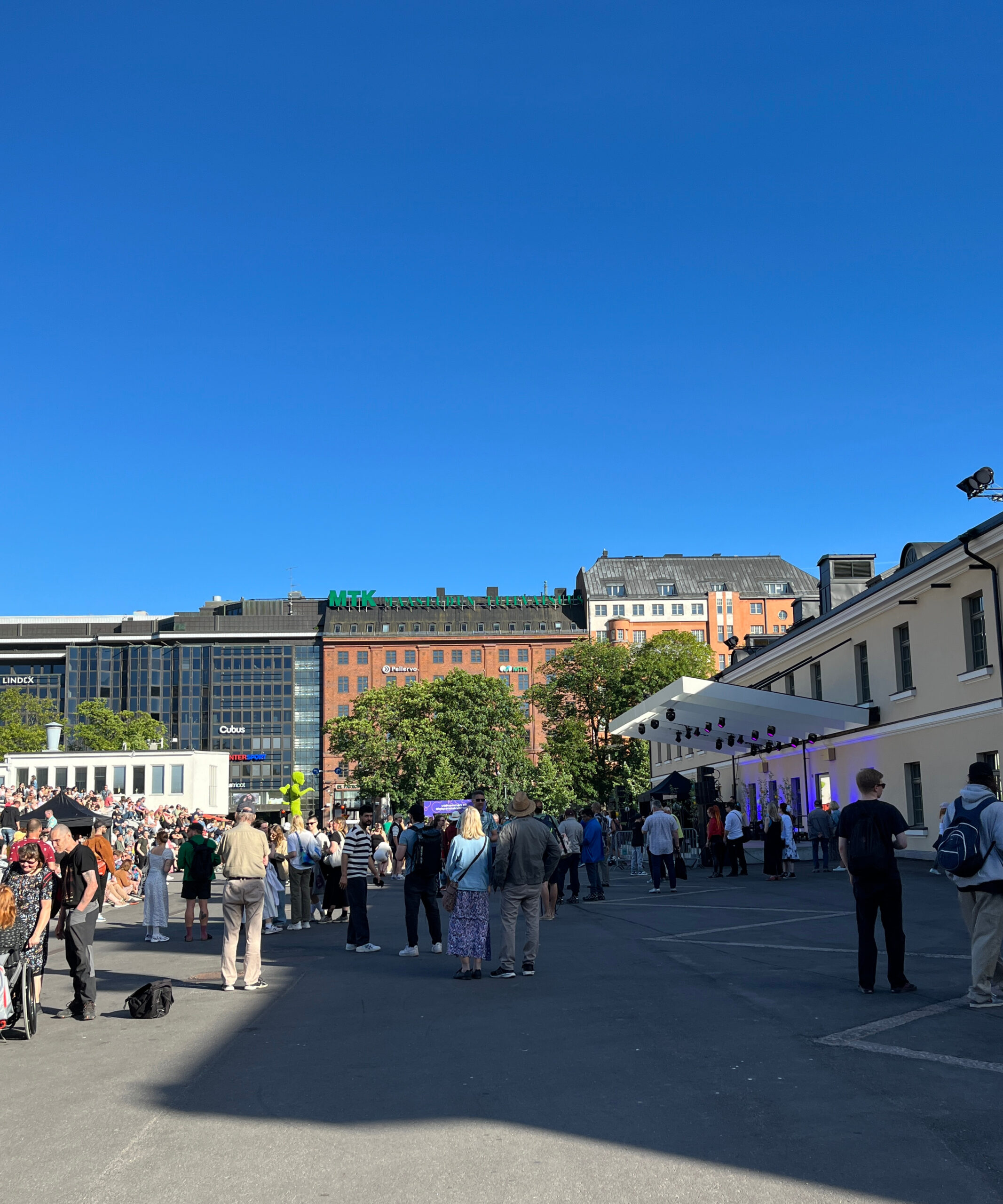 Juhannustunnelmaa kaupungissa
